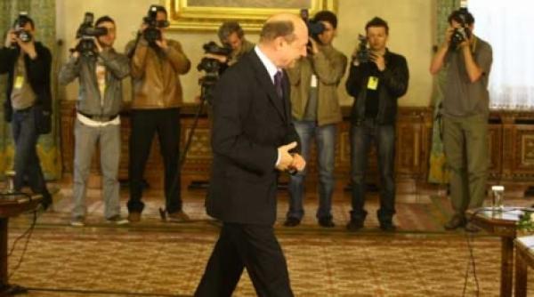 scenarii mioritice de criza politica