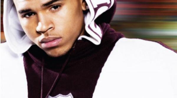 umilinta chris brown condamnat sa stranga gunoiul si sa curete terenurile publice