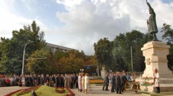 au motiv de sarbatoare astazi se implinesc 18 ani de independenta a moldovei video