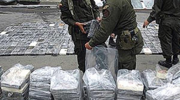 drogurile baga 63 de miliarde de dolari anual in buzunarele mafiei din sua