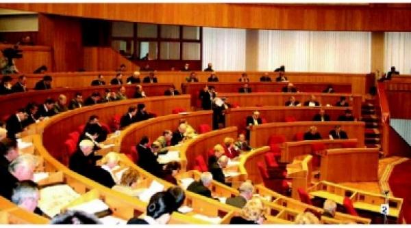 moldova parlamentul isi incepe treaba elimina vizele pentru romania