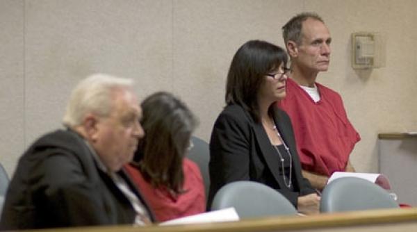 a lucrat de bunavoie pentru rapitori