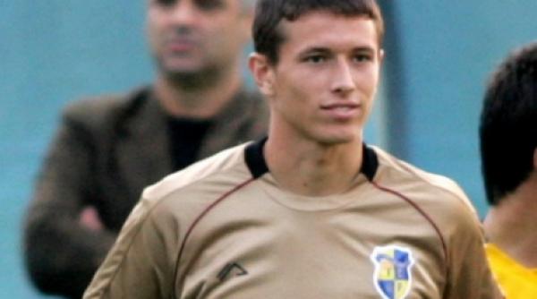 tragedie pe gazon portarul alexandru iatan a murit in timpul antrenamentului