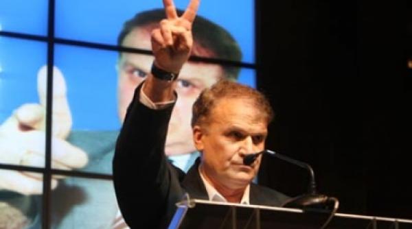 nati meir ataca scaunul prezidential cu o manea