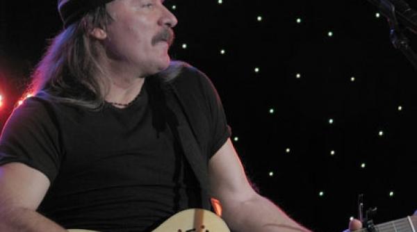 luiza monopoly sau despre tristetea unui artist