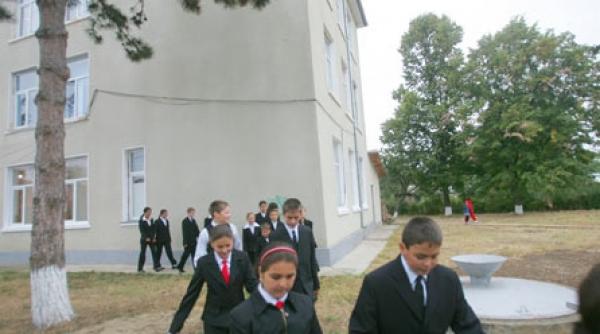 profesorii scot politicienii din scoli