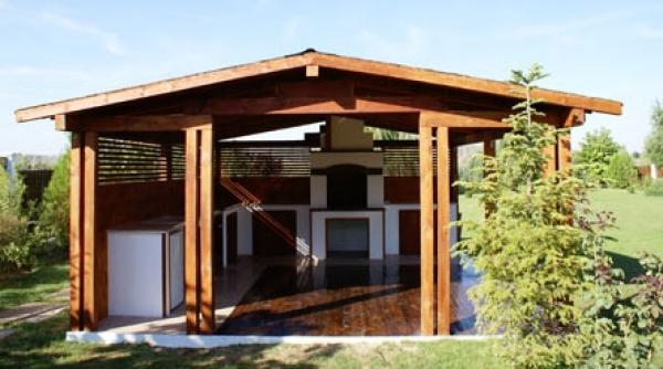 bucatarie de vara pe malul lacului snagov