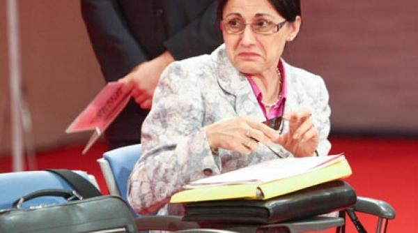 ecaterina andronescu amenintata de boc