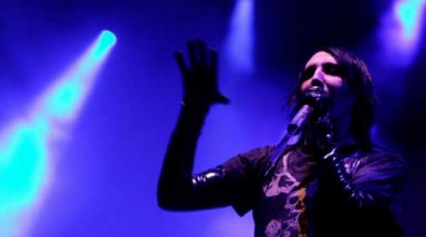 marilyn manson este bolnav de gripa porcina