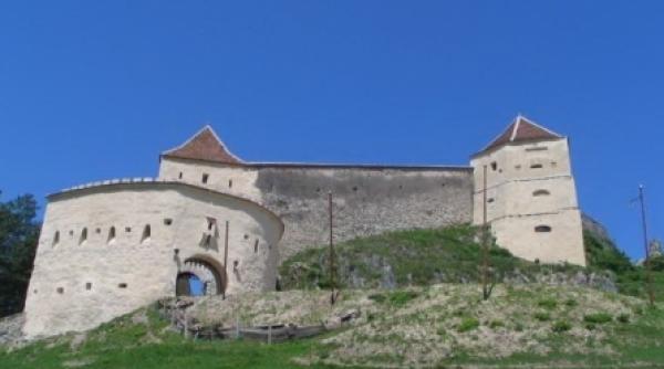 se prabuseste cetatea rasnov