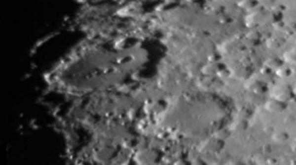 indienii au gasit apa pe luna