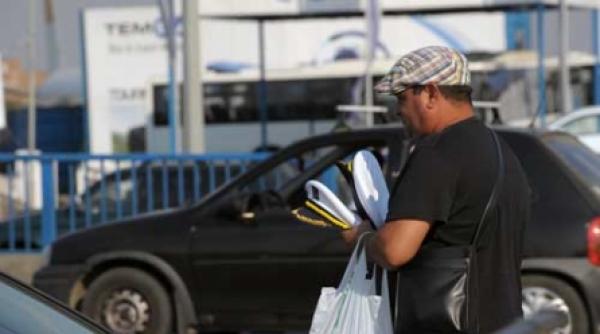 du te si vinde le in fata la cotroceni