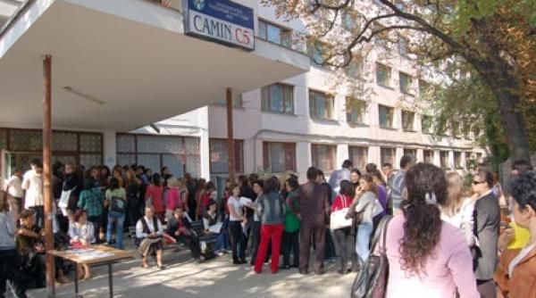 studentii au depus 16 000 de cereri pentru 5 900 de locuri de cazare