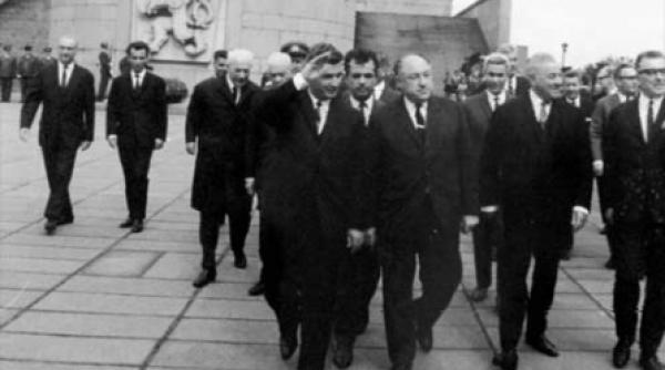 in toamna lui 1989 vestul numara bobocii democratiei