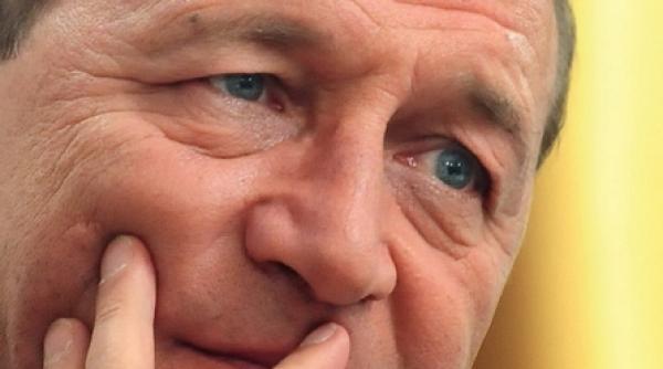 criza scade credibilitatea lui traian basescu