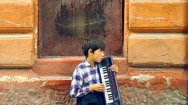 absurdul ca mentalitate de stat