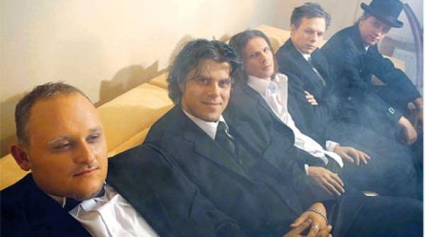 despre oameni bere si flori cu regal