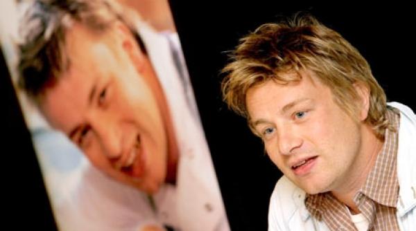 jamie oliver sfarsitul de saptamana e sfant e doar al nostru fara aparate foto si camere de luat vederi