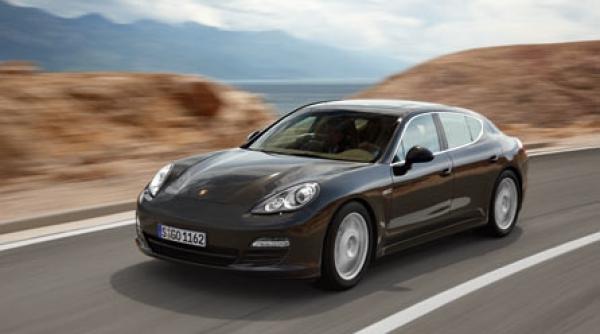panamera primul sedan marca porsche