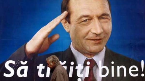 cat ne costa criza politica basescu