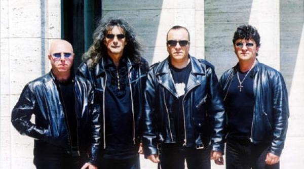 reverenta artistilor catre public