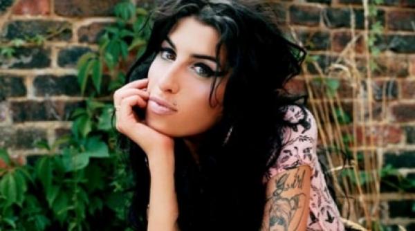 cluburile de noapte o lasa pe amy winehouse fara bani in conturi