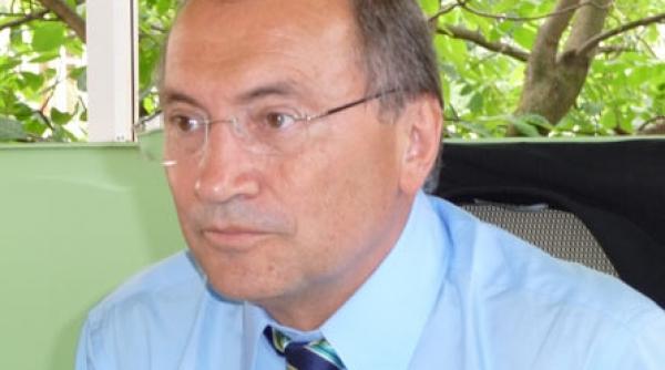 sunt locuit de bacovia de cateva decenii