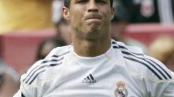 o misterioasa doamna bogata l a angajat pe vrajitorul pepe sa l distruga pe cristiano ronaldo video