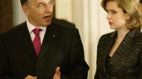 basescu si boc incaiera parlamentul