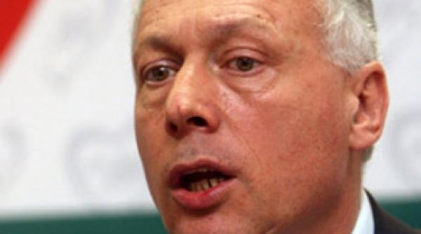 laszlo borbely nu se poate sa impiedici o motiune de cenzura iesind din sala