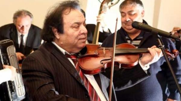 seara pariziana pe acorduri lautaresti