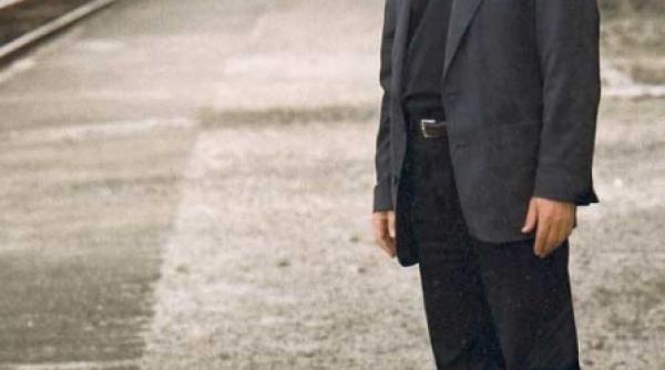 stangacii sau lumea in oglinda