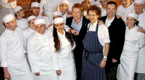 jamie schimba destinele tinerilor