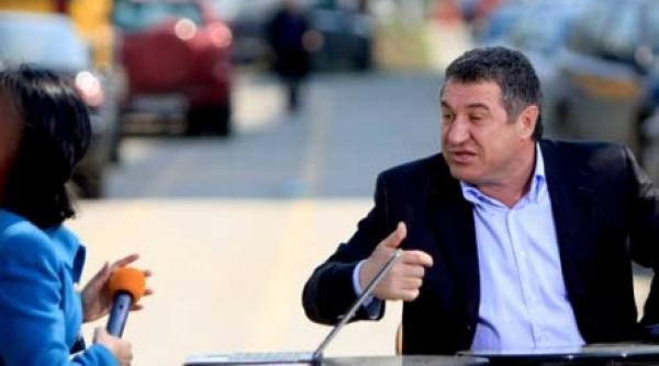 prin mutu se distrage atentia