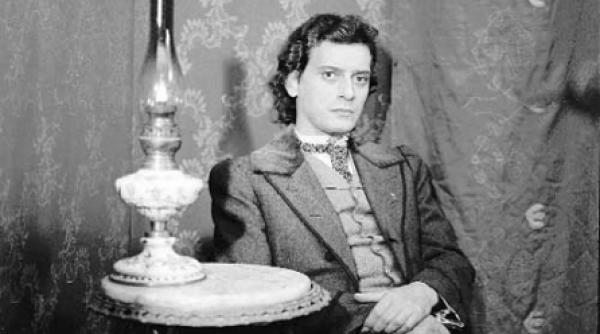 actorii nationalului l au omagiat pe ceausescu fara izmene intr o crasma din obor