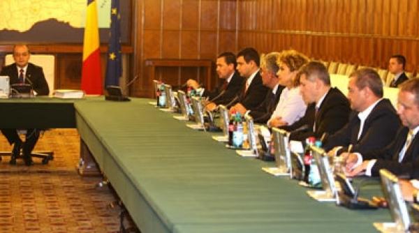 lucian croitoru premier de paie pentru emil boc