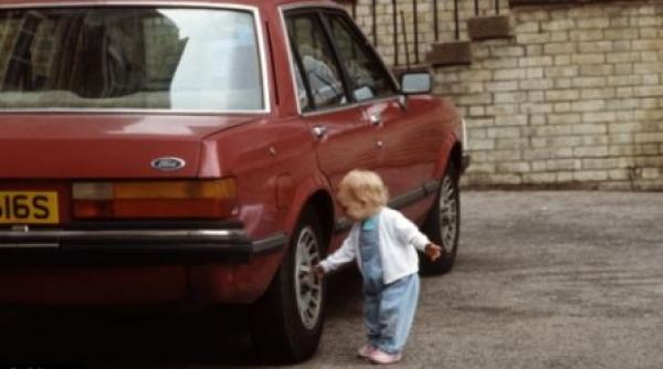 o fetita de doi ani acuzata de vandalism