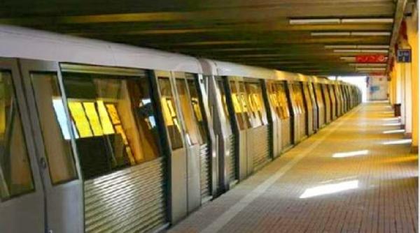 un manunchi de trenuri