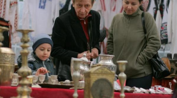 targul de antichitati taranesti