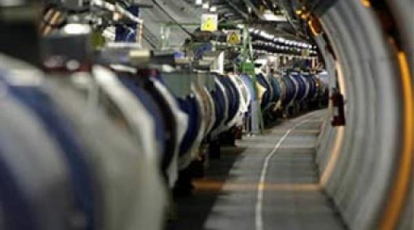 acceleratorul de particule sabotat din viitor