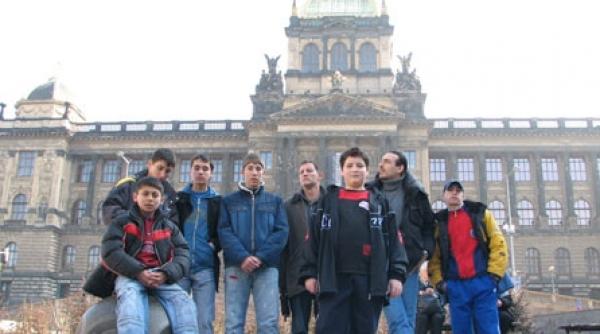 cum ii aparam de ei insisi