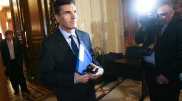 lucian croitoru negociaza cu pd l doua variante de guvern