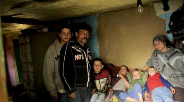 o camera in plus pentru casa poporului