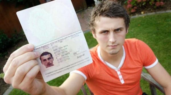 harry potter primeste cartonas rosu la un meci de fotbal