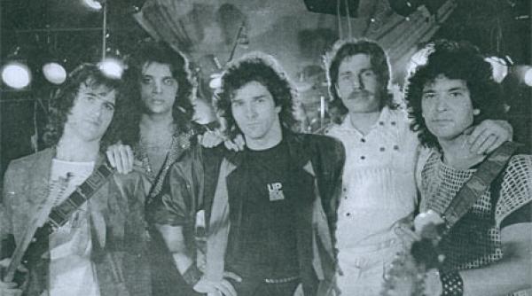 intreaga viata dedicata unei trupe