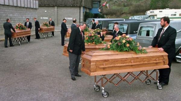 10 negri mititei cu salarii barosane