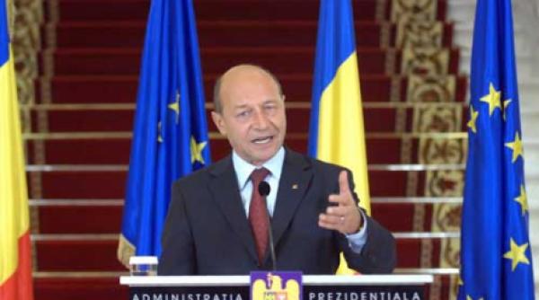 basescu a sunat iar adunarea