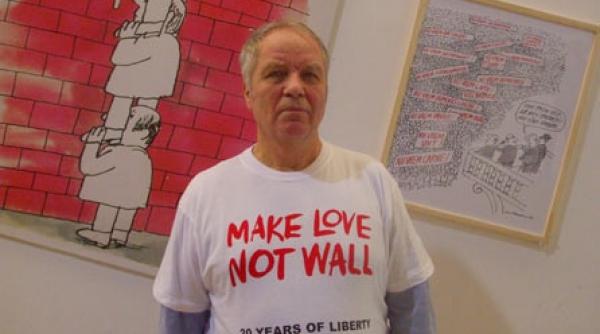 make love not wall