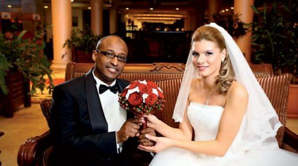 ela prodan in rochie de mireasa