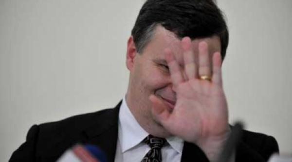 fmi pleaca fara sa ne dea banii